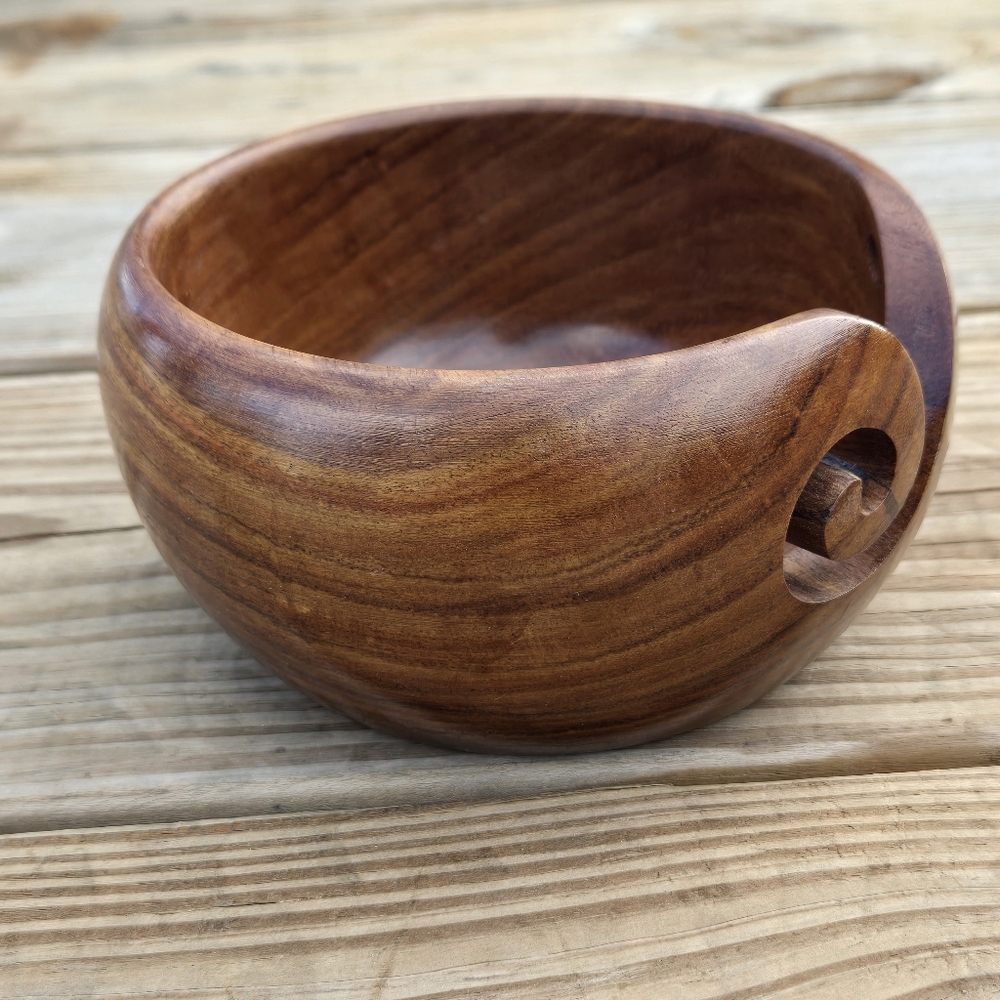 Hand carved wood bowl, small size yarn bowl wooden yarn bowl, knitting - Picture 3 of 11